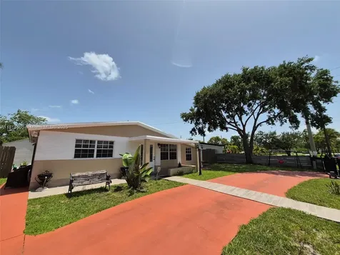 5930 N Farragut Drive Hollywood FL 33021