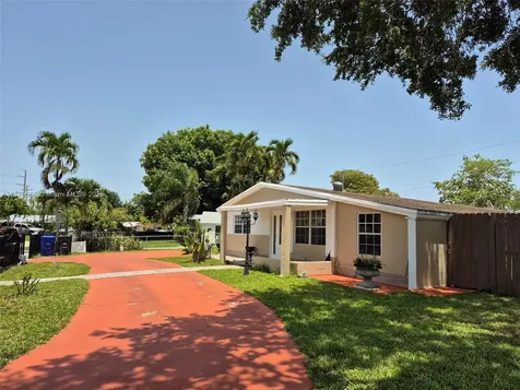 5930 N Farragut Drive Hollywood FL 33021
