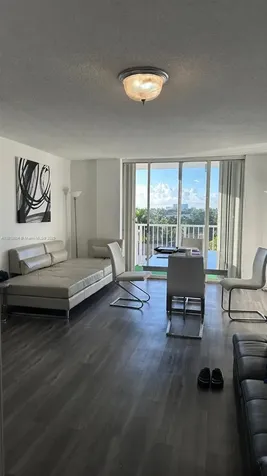 2000 NE 135th Street North Miami FL 33181