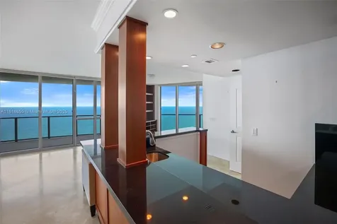 3101 S Ocean Drive Hollywood FL 33019