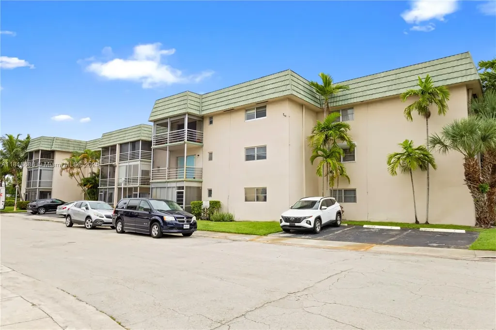5790 Stirling Hollywood FL 33021