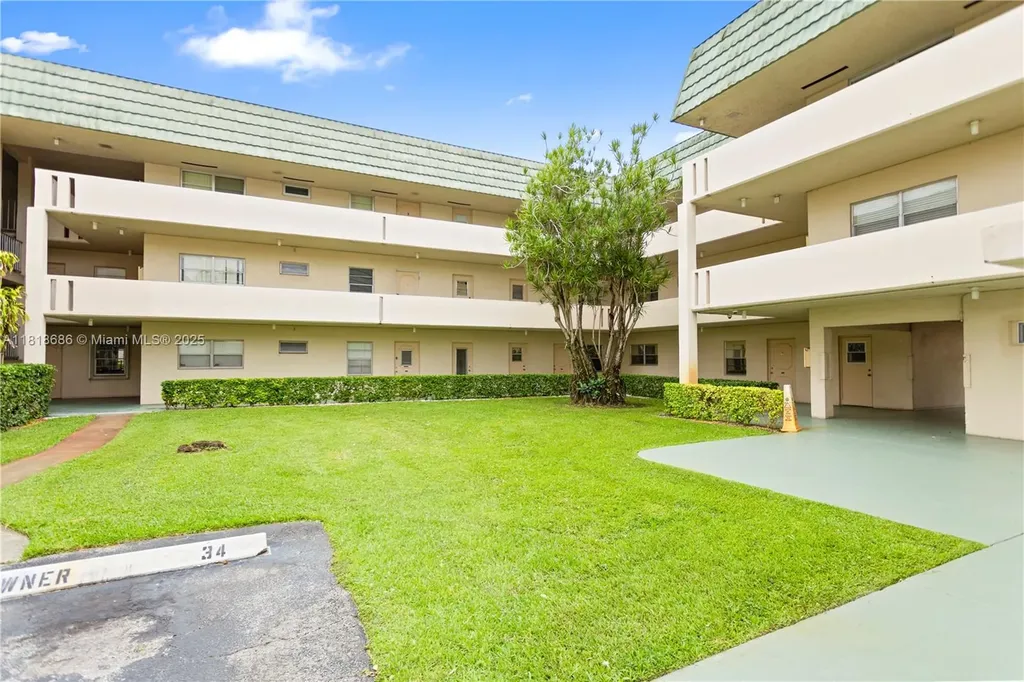 5790 Stirling Hollywood FL 33021