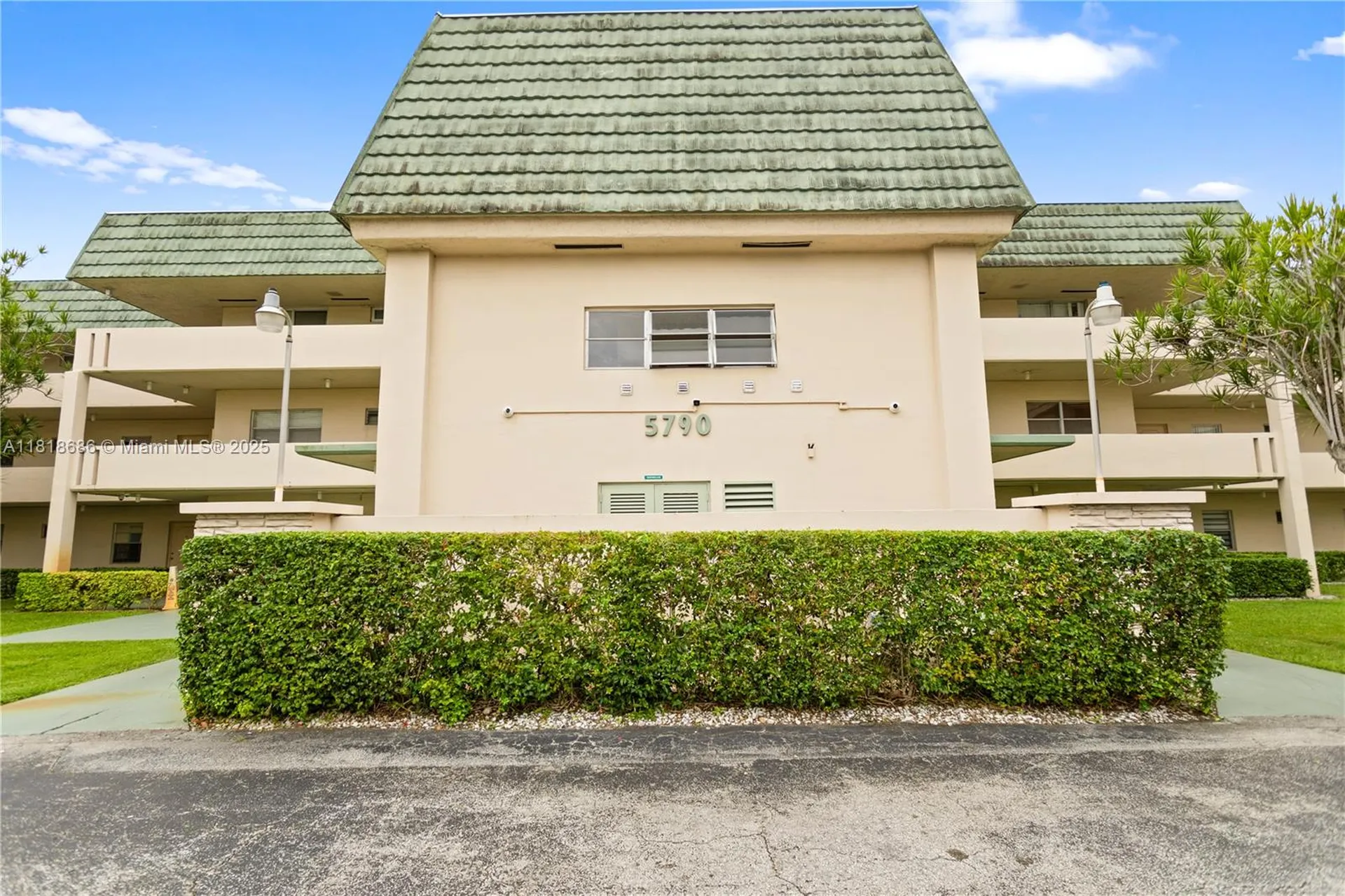 5790 Stirling Hollywood FL 33021