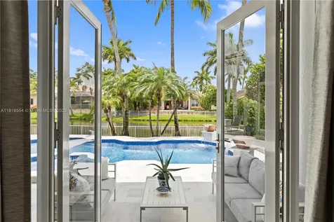10985 Canary Island Court Plantation FL 33324