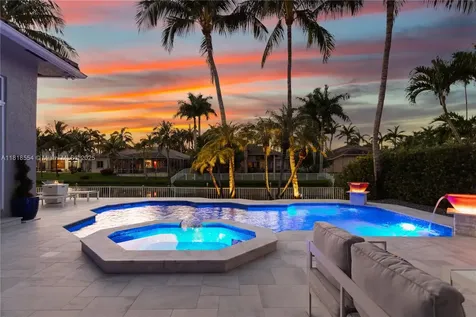10985 Canary Island Court Plantation FL 33324
