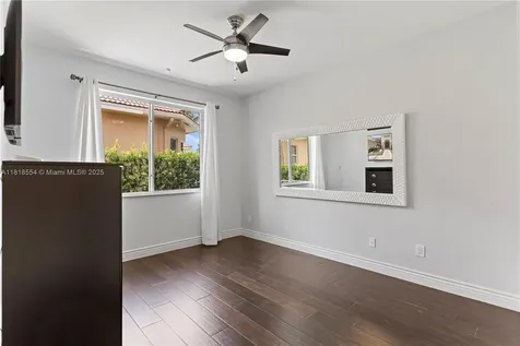 10985 Canary Island Court Plantation FL 33324