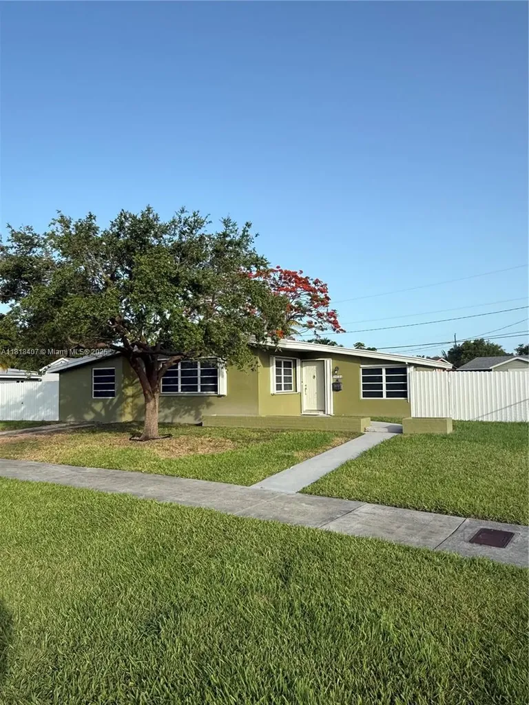 19731 Belview Drive Cutler Bay FL 33157