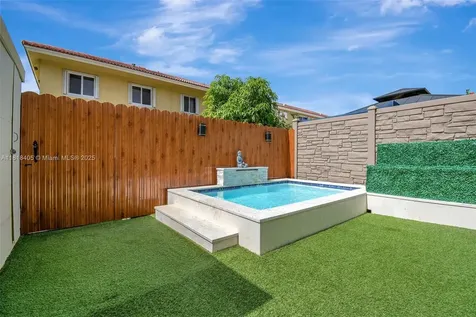 5261 NW 190th Street Miami Gardens FL 33055