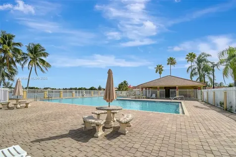 5261 NW 190th Street Miami Gardens FL 33055