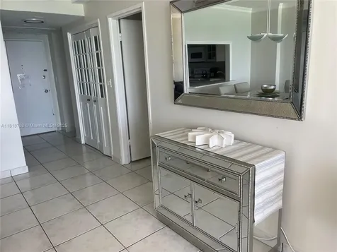 5601 Collins Miami Beach FL 33140