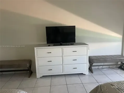 5601 Collins Miami Beach FL 33140
