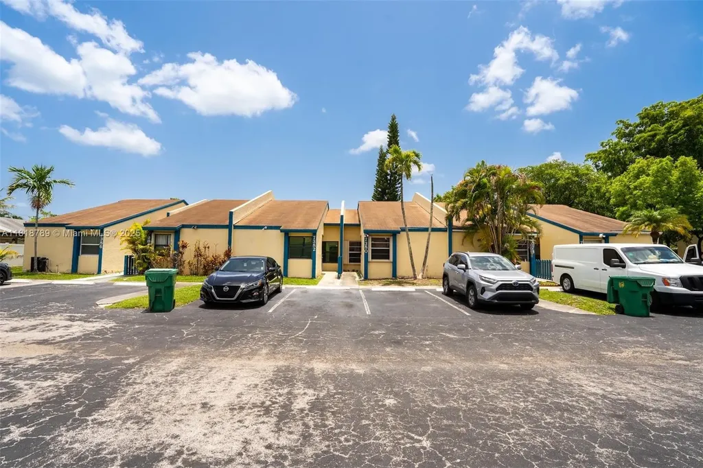 7382 NW 34th Street Lauderhill FL 33319