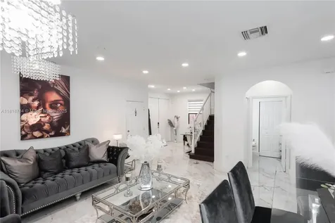 8885 NW 100th Place Doral FL 33178
