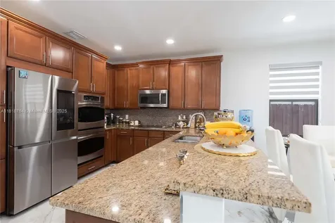 8885 NW 100th Place Doral FL 33178