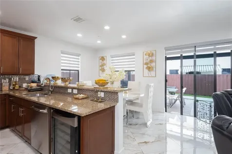 8885 NW 100th Place Doral FL 33178