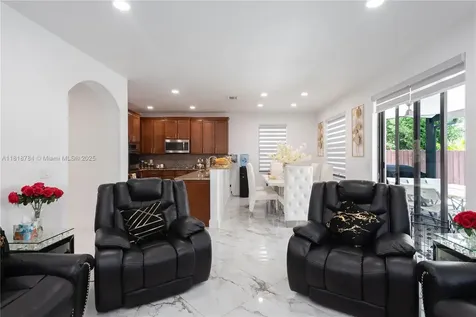 8885 NW 100th Place Doral FL 33178