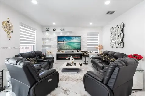 8885 NW 100th Place Doral FL 33178
