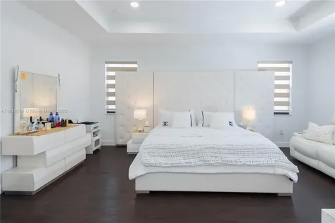 8885 NW 100th Place Doral FL 33178
