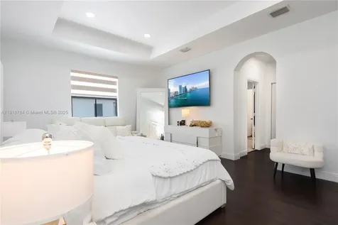 8885 NW 100th Place Doral FL 33178