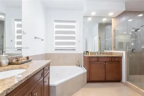 8885 NW 100th Place Doral FL 33178