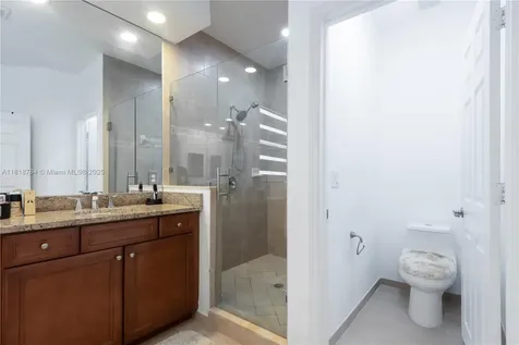 8885 NW 100th Place Doral FL 33178