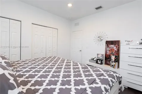 8885 NW 100th Place Doral FL 33178