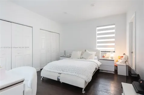 8885 NW 100th Place Doral FL 33178