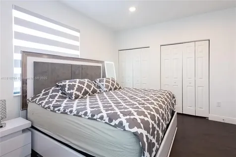 8885 NW 100th Place Doral FL 33178
