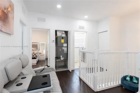 8885 NW 100th Place Doral FL 33178