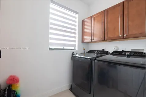 8885 NW 100th Place Doral FL 33178