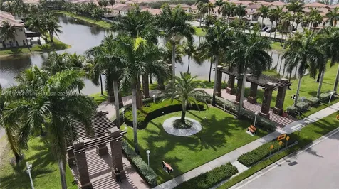 8885 NW 100th Place Doral FL 33178