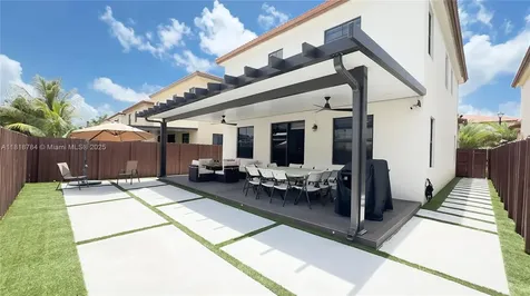 8885 NW 100th Place Doral FL 33178
