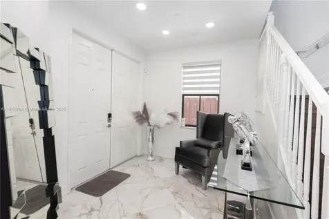 8885 NW 100th Place Doral FL 33178
