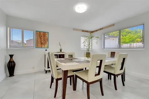 6541 Mckinley Street Hollywood FL 33024