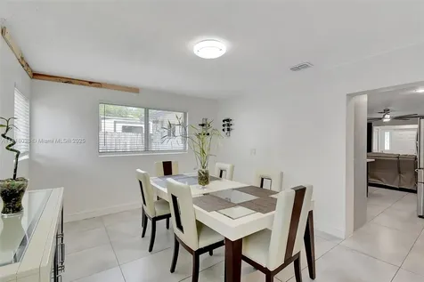 6541 Mckinley Street Hollywood FL 33024