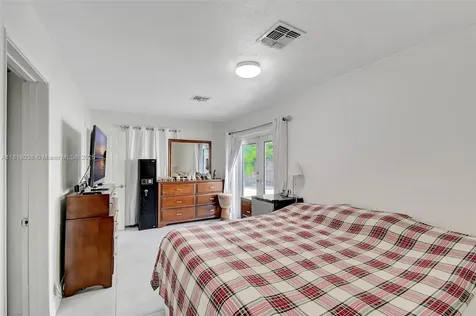 6541 Mckinley Street Hollywood FL 33024