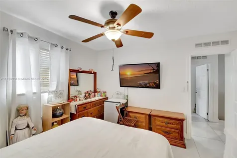 6541 Mckinley Street Hollywood FL 33024