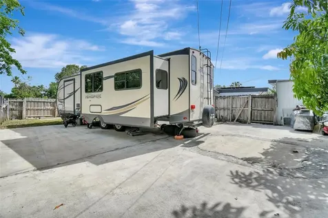 6541 Mckinley Street Hollywood FL 33024