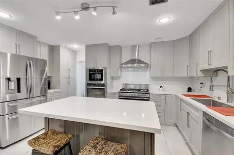 6541 Mckinley Street Hollywood FL 33024