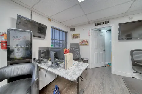 Univista Franchise For Sale In Allapattah Miami FL 33142