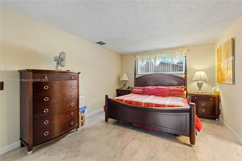 4500 NW 7th Street Plantation FL 33317