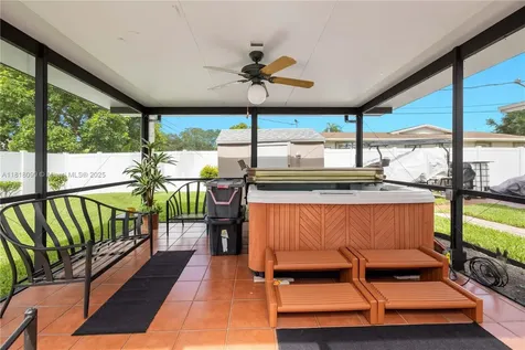 4500 NW 7th Street Plantation FL 33317