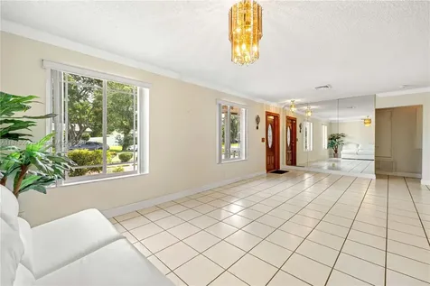 4500 NW 7th Street Plantation FL 33317