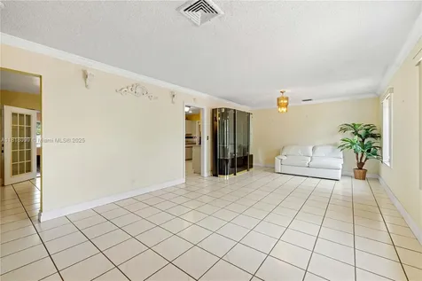 4500 NW 7th Street Plantation FL 33317