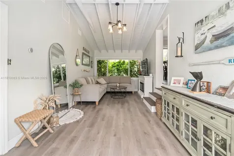 4240 SW 9th Street Plantation FL 33317