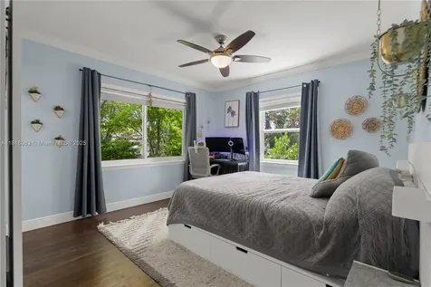 4240 SW 9th Street Plantation FL 33317