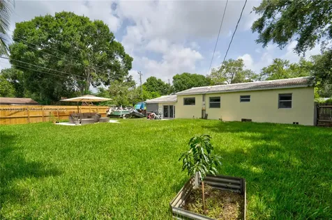 4240 SW 9th Street Plantation FL 33317
