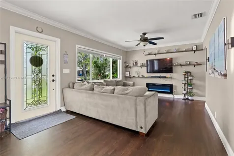 4240 SW 9th Street Plantation FL 33317