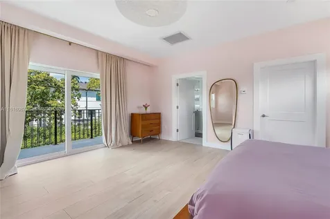 719 W 51st Street Miami Beach FL 33140