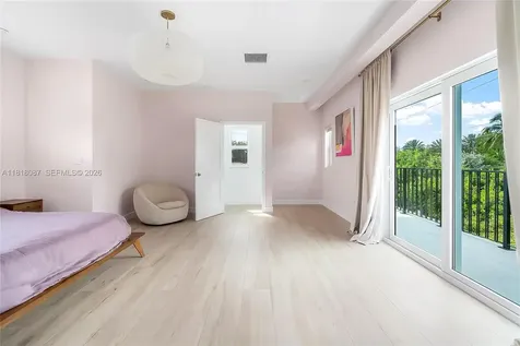 719 W 51st Street Miami Beach FL 33140